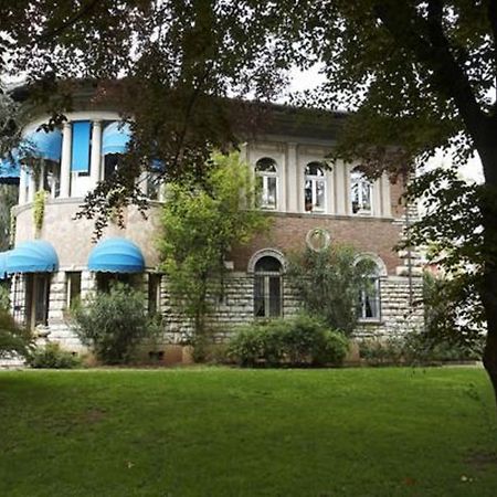 بريشا Villa V المظهر الخارجي الصورة